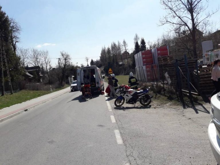 Mochnaczka Wyżna: poszkodowany motocyklista leżał na poboczu