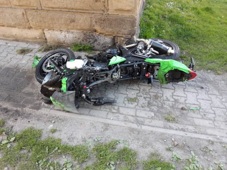 Nowy Sącz, ul. Długosza: Toyota kontra motocykl [ZDJĘCIA]