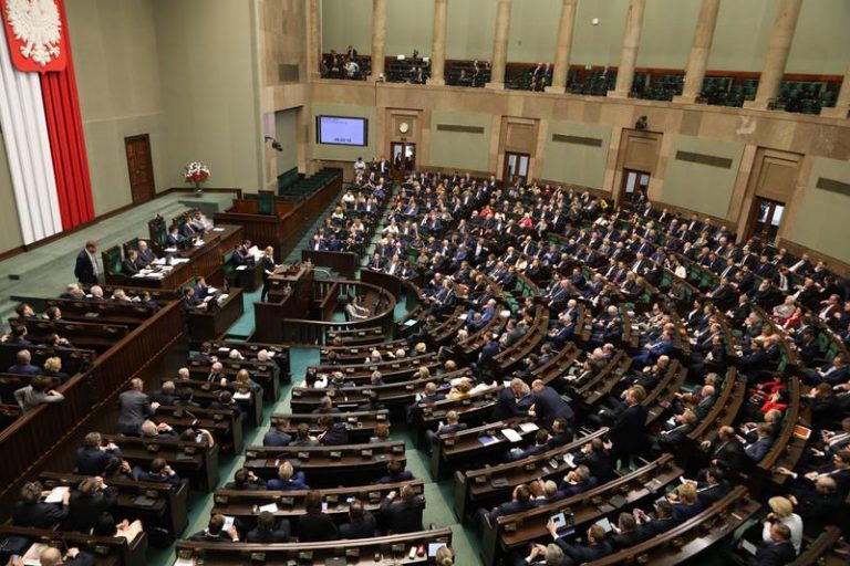 Większość naszych posłów twierdzi, że utrzymuje się tylko z „posłowania”. Są trzy wyjątki: Andrzej Gut-Mostowy, Patryk Wicher i Wiesław Janczyk