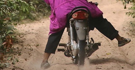 Stary Sącz: podpalił łąkę, próbował uciekać motocyklem i potrącił policjanta