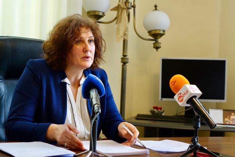 Iwona Mularczyk: prezydent powinien poszukać oszczędności w pensjach prezesów sądeckich spółek