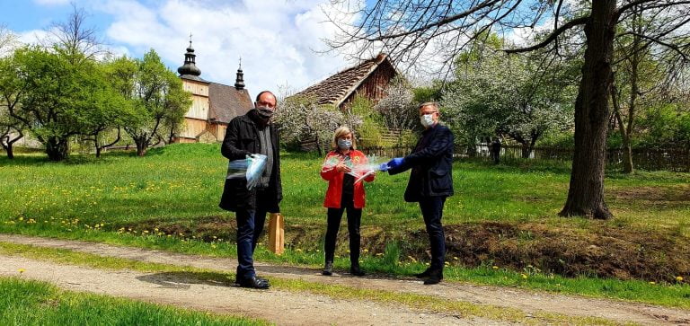 Muzeum Okręgowe w Nowym Sączu przygotowuje się na „odmrażanie”. MORD pomógł zabezpieczyć muzealników