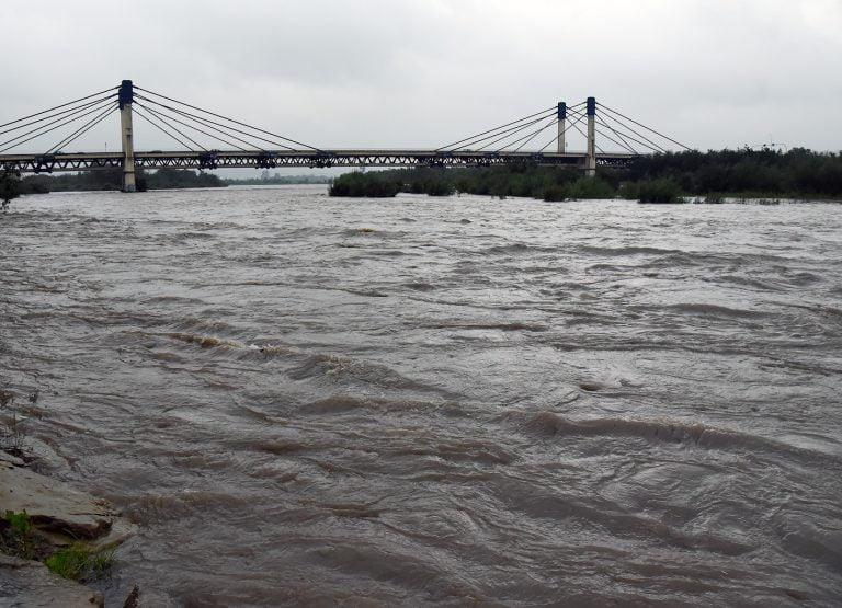 Wody w rzekach przybywa. Most na Kamienicy zamknięty!