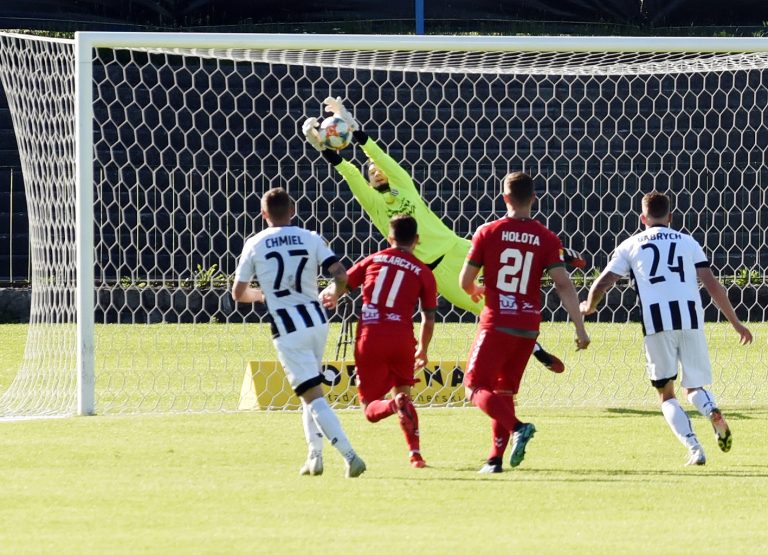 Sandecja – nisko, coraz niżej…
