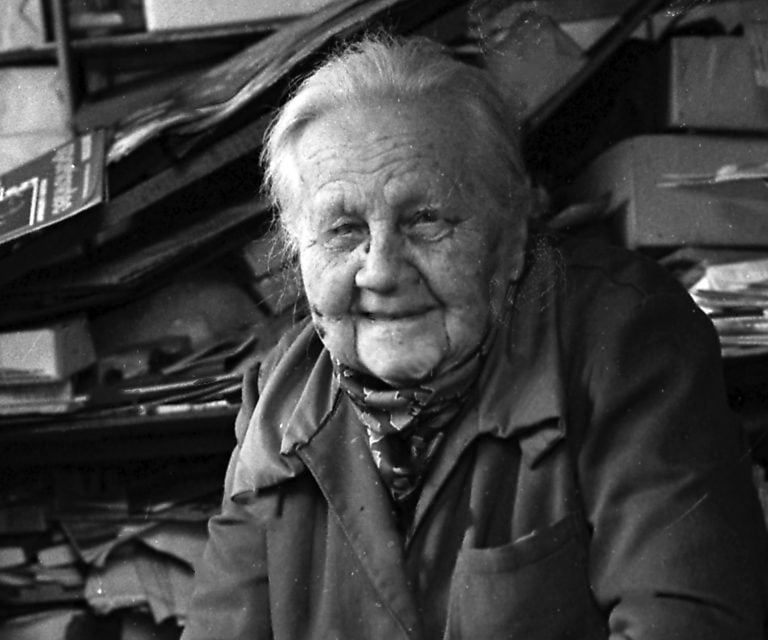 Mając sto lat pracowała nadal w kiosku Ruchu. Babciu Weroniko… bardzo Ciebie brak!