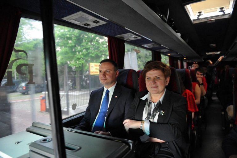 Beata Szydło odwiedzi region. Poseł Janczyk prosi o ,,niezawodne przybycie” na stadion