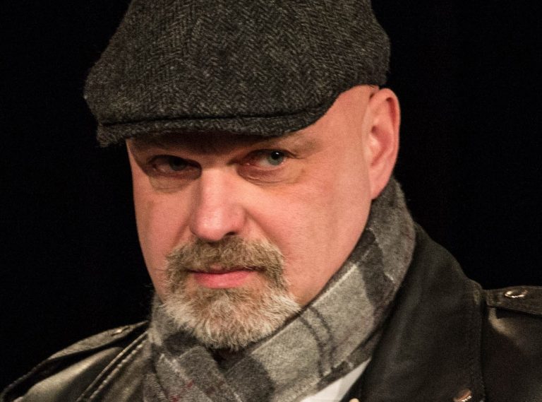 Grał role nieszkodliwych wariatów, a dziś zawiaduje Miejskim Ośrodkiem Kultury w Nowym Sączu