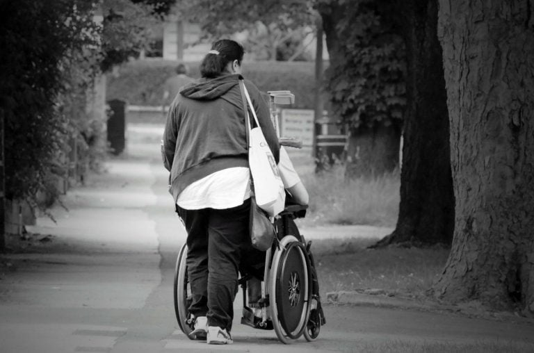 Nowy Sącz: wraca usługa nieodpłatnego transportu dla osób z niepełnosprawnościami