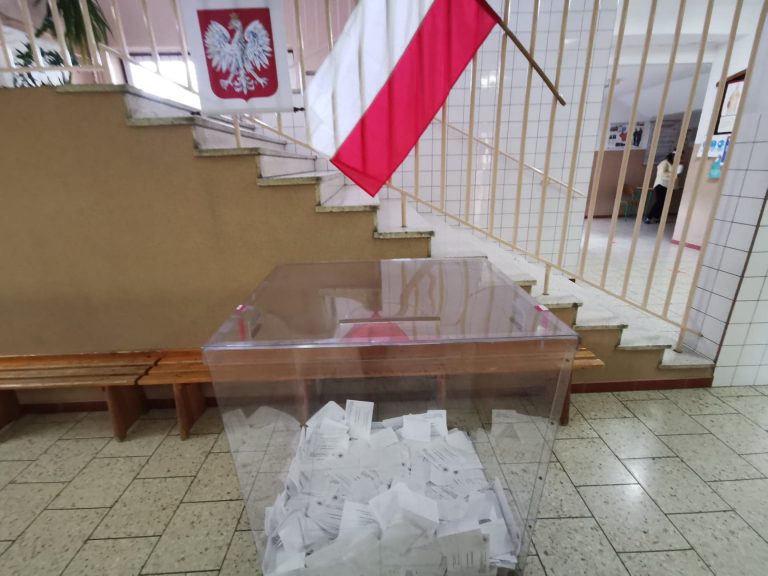 Sądecczyzna: policjanci interweniowali czterokrotnie podczas niedzielnego głosowania