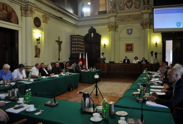 Nowy Sącz: grupa mieszkańców chce odwołać radę miasta