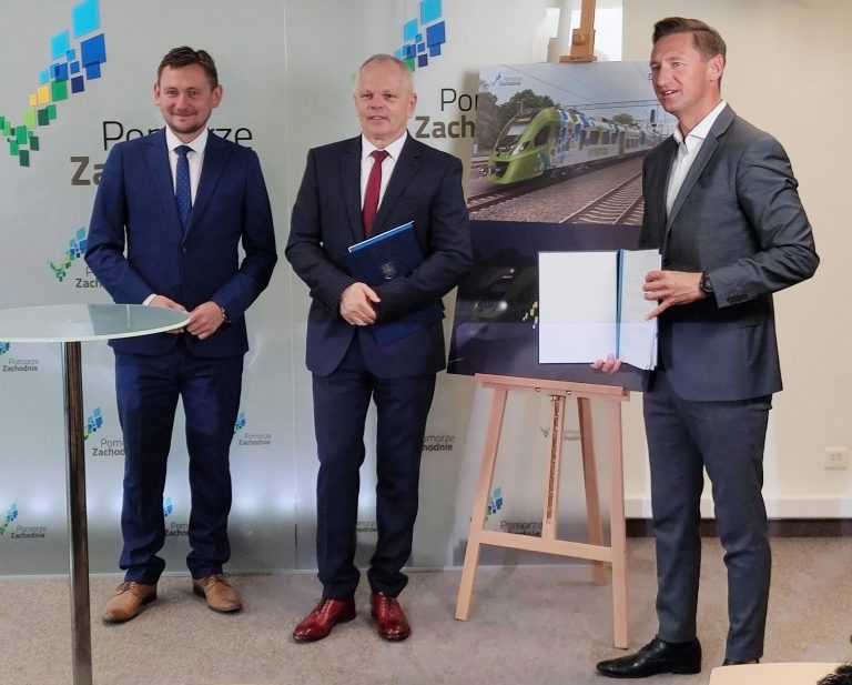 Hybrydowe pociągi z NEWAGu będą woziły pasażerów na Pomorzu Zachodnim