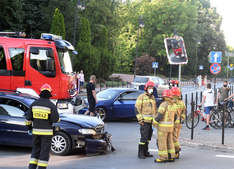 Nowy Sącz: znów zderzenie na skrzyżowaniu przy Plantach