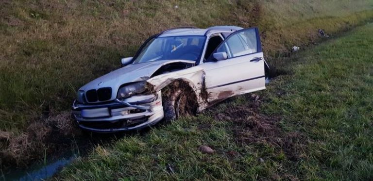 Podegrodzie: zderzenie forda i BMW. Dwie osoby w szpitalu