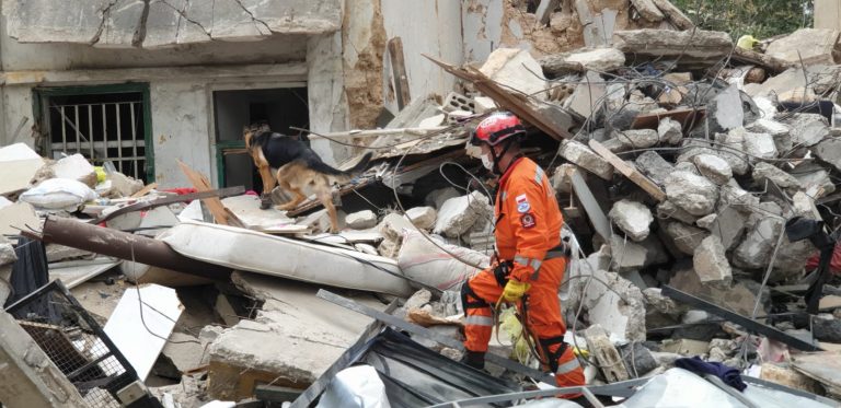 Dwóch sądeckich strażaków bierze udział w akcji ratowniczej w Bejrucie