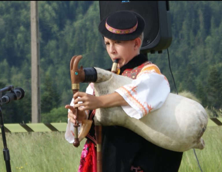 DTS patronuje: Instrumenty pasterskie znów zabrzmią w Beskidzie! Zbliża się konkurs „Wałasi Ojce nasi”
