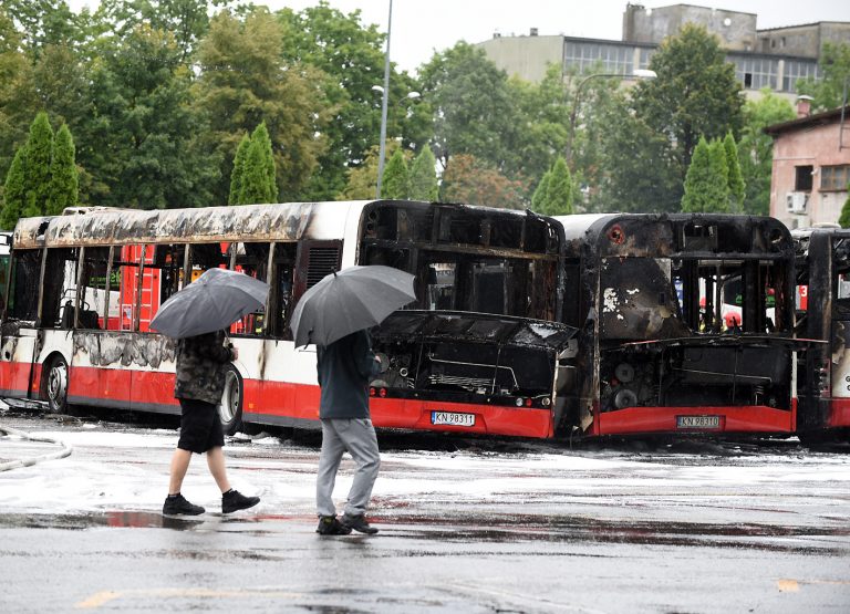 Oficjalne stanowisko policji w sprawie przyczyny pożaru autobusów MPK