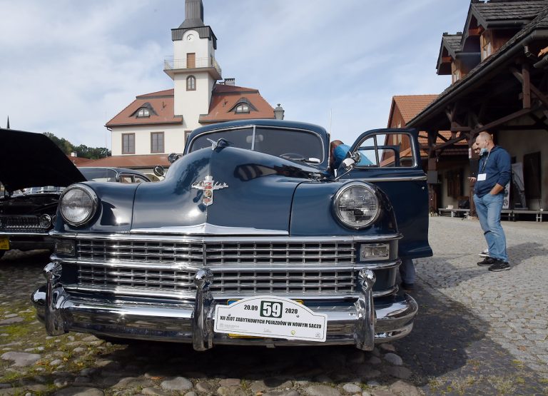Nowy Sącz: święto pasjonatów zabytkowych aut. Zjechali właściciele krążowników szos i „maluchów”