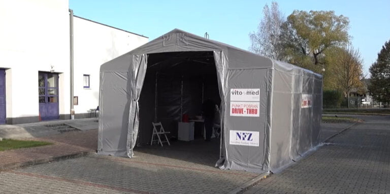 Trzy punkty pobrań wymazów w Nowym Sączu. Jest też propozycja dla zmotoryzowanych