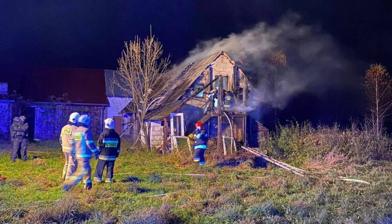 Pożar w Maciejowej. Strażacy znaleźli zwęglone zwłoki