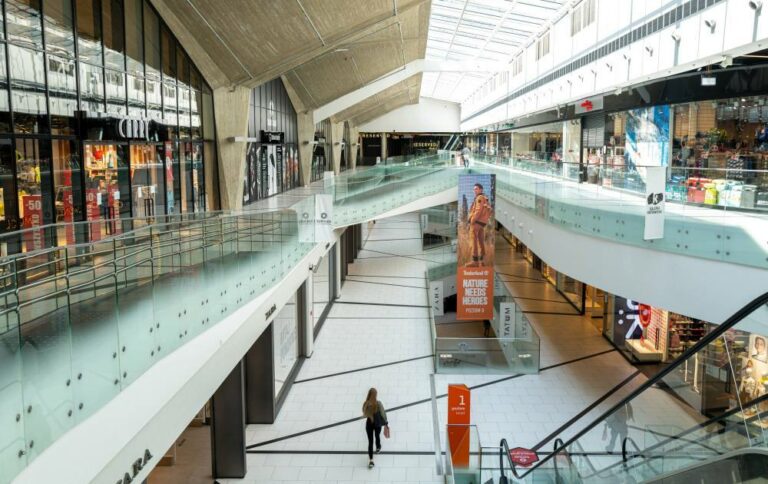 Projekt rozporządzenia: od soboty zostaną otwarte sklepy i usługi w galeriach i parkach handlowych