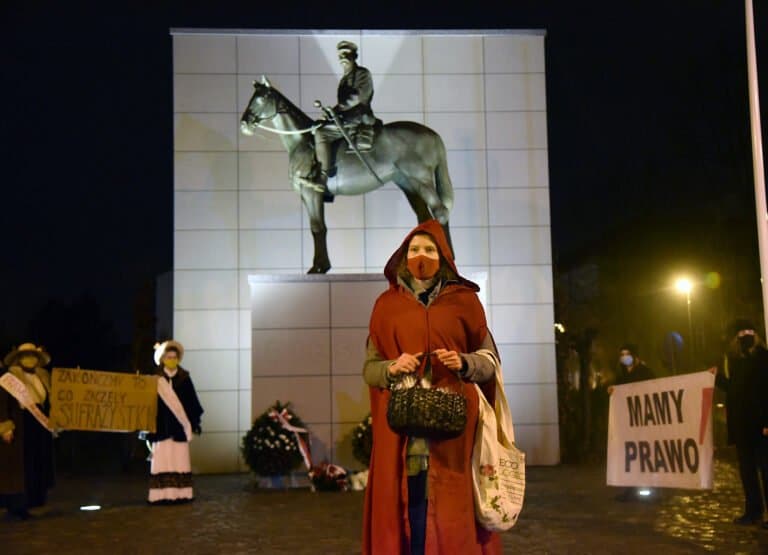 Antyrządowa demonstracja sądeckich sufrażystek (zdjęcia)