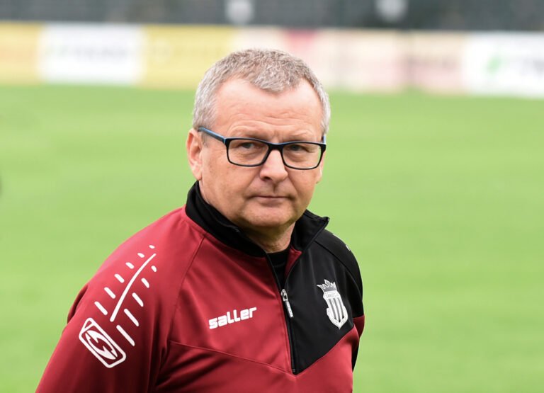 Pilne: trener Sandecji Piotr Mandrysz odwołany