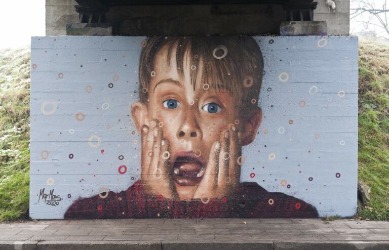 Graffiti na święta. Nie tylko Kevin sam w domu