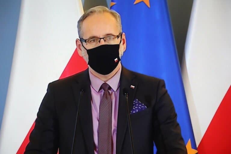 W ramach pilotażu badań przesiewowych na koronawirusa będą testy dla nauczycieli