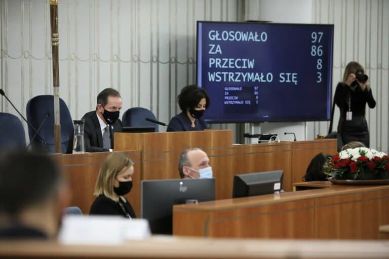 Senat za handlową niedzielą 6 grudnia – ustawa idzie do podpisu prezydenta