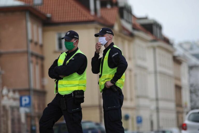 Policja będzie mogła wystawiać mandaty na podstawie rozporządzenia ws. obostrzeń