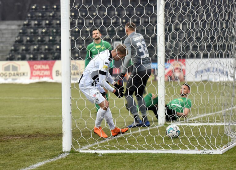 To już koniec rundy jesiennej, Bruk – Bet liderem