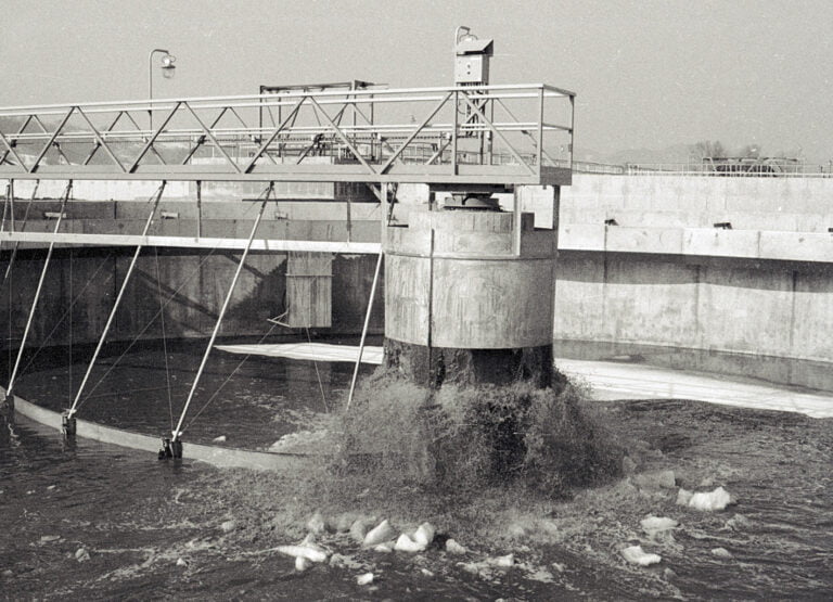 Odkurzone fotografie. Ćwierć wieku temu zbudowano obiekt, który ratuje życie w Dunajcu