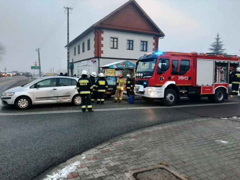 Znów kolizja na DK 75. Zderzyły się trzy samochody