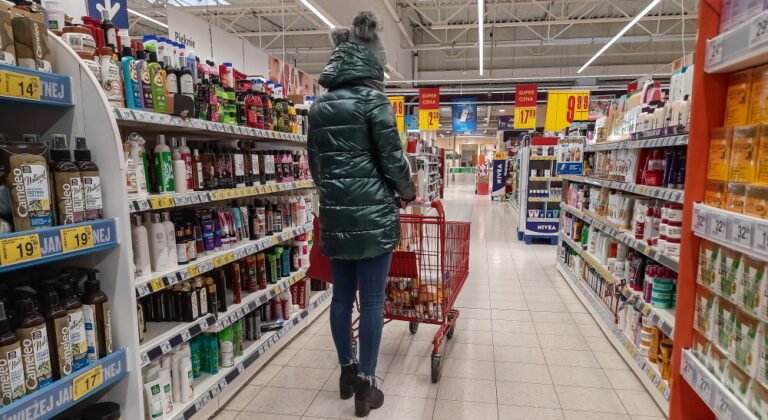 W niedzielę sklepy otwarte!