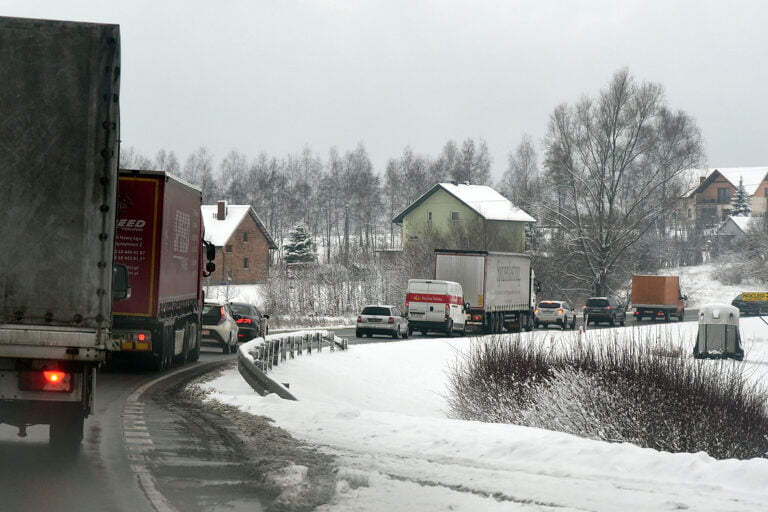 DK75: zimowa udręka w podróży do Nowego Sącza