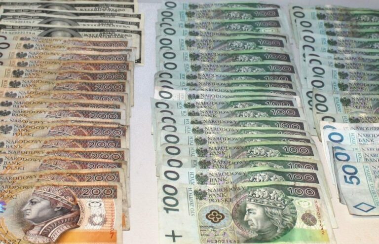 Obiecał sądeczance miliony dolarów i złoto. Straciła ponad 90 tysięcy złotych