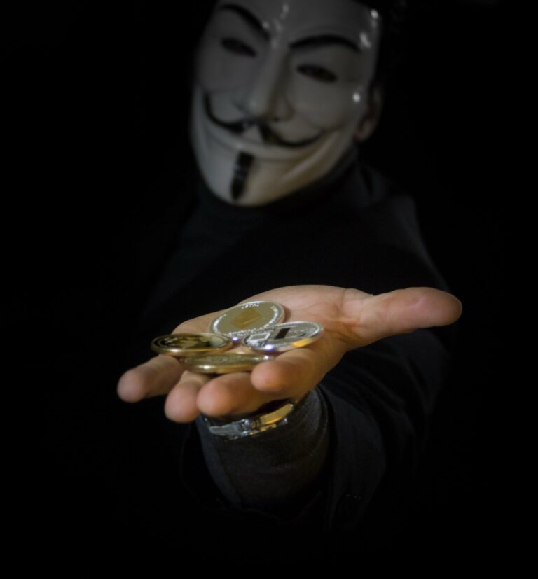 Kusił zyskami z inwestycji w kryptowaluty… Sądeczanka zaufała i straciła 170 tysięcy
