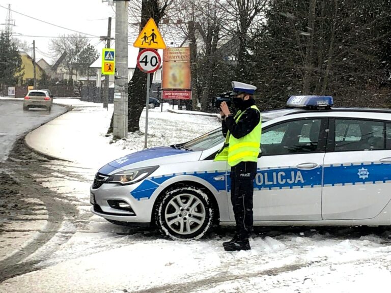 Sądecczyzna. Policjanci średnio co 9 minut zatrzymywali przekraczającego prędkość kierowcę