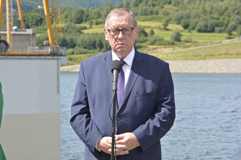 Wysowa-Zdrój. Jest pomysł, aby wznieść w parku pomnik Jana Szyszki