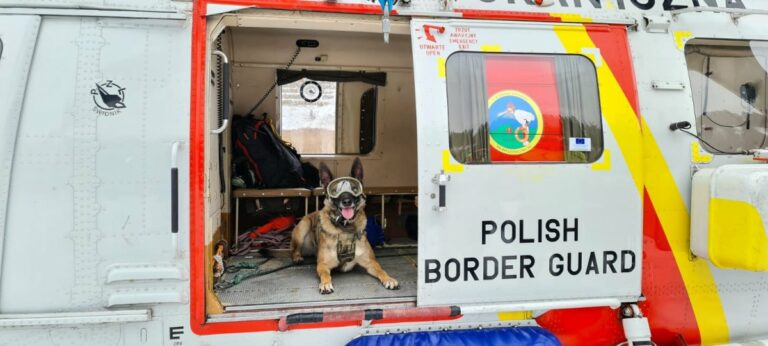Sokół Anakonda, pies Extreme i podniebne ćwiczenia nad Przehybą