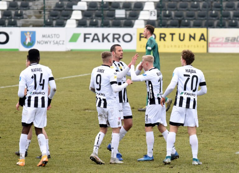 Sandecja, czyli pierwsza jaskółka…