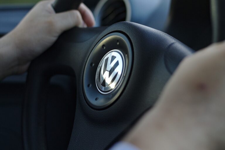 Gorlice. Wysiadali z samochodu, kiedy w ich auto wjechała pijana kobieta