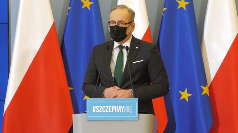 Wraca nauczanie zdalne w klasach 1-3. Znów zamknięte hotele, galerie handlowe, kina, baseny