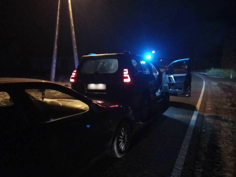 Stróże. 4 promile alkoholu, pościg, a w tle rozbity policyjny radiowóz. Brawurowa akcja mundurowych