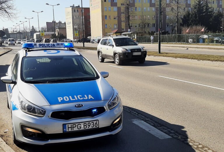 18-latek urządził sobie rajd po Nowym Sączu. Koło przedszkola przemknął 120/h