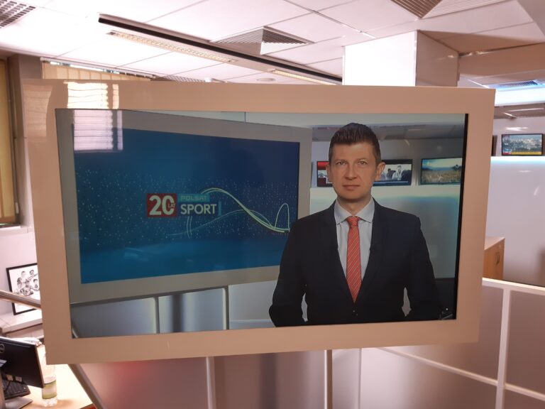 Pan z telewizyjnego okienka