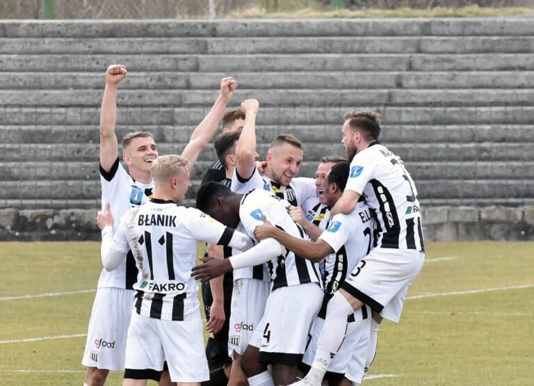 Sandecja demoluje Stomil w Olsztynie – świąteczny prezent piłkarzy