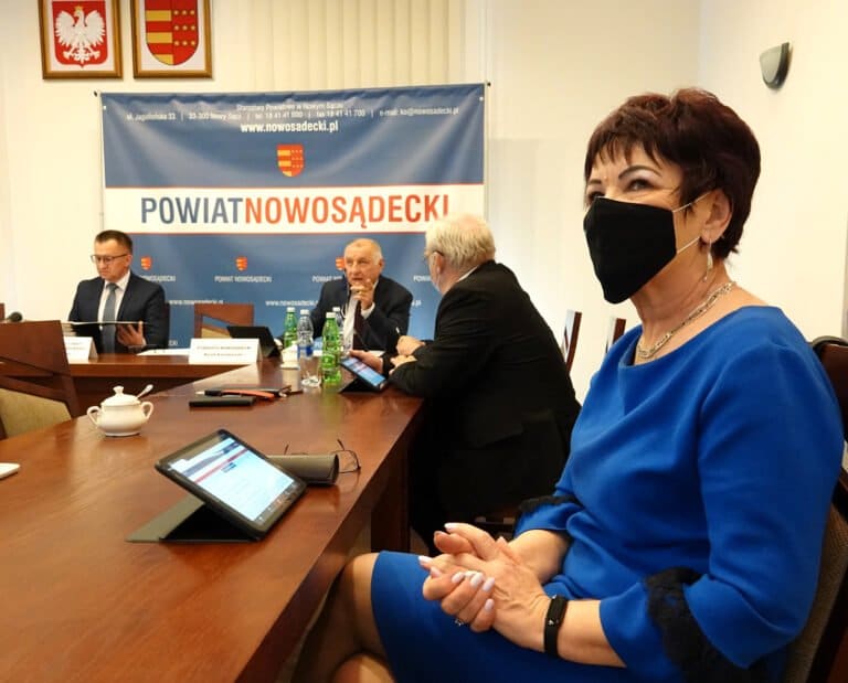 Radni powiatowi nie przyjęli Samorządowej Karty Praw Rodziny Ordo Iuris. Wydali w tej sprawie oświadczenie…