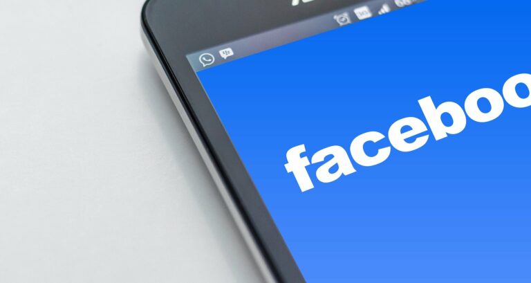 ,,Zaloguj się za pomocą Facebooka” nowym sposobem oszustów. Policja ostrzega