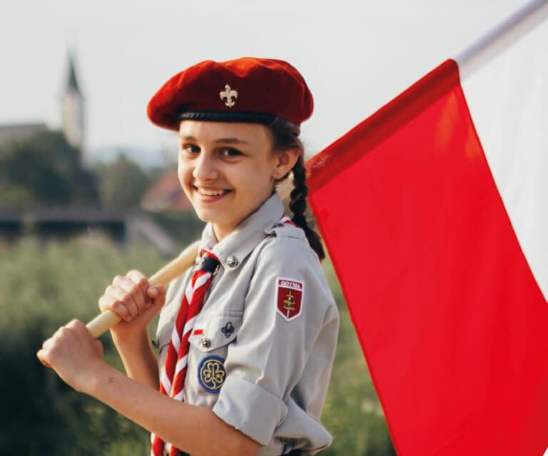 Chcesz dostać Flagę Rzeczypospolitej Polskiej? Zgłoś się! Dostarczą ci ją harcerze. Funduje wojewoda